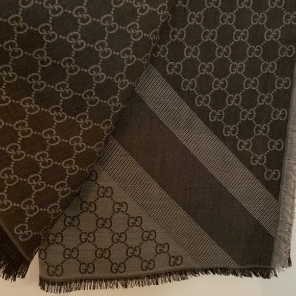 Gucci GG Jacquard Silk Wool Shawl - Picture 8 of 13